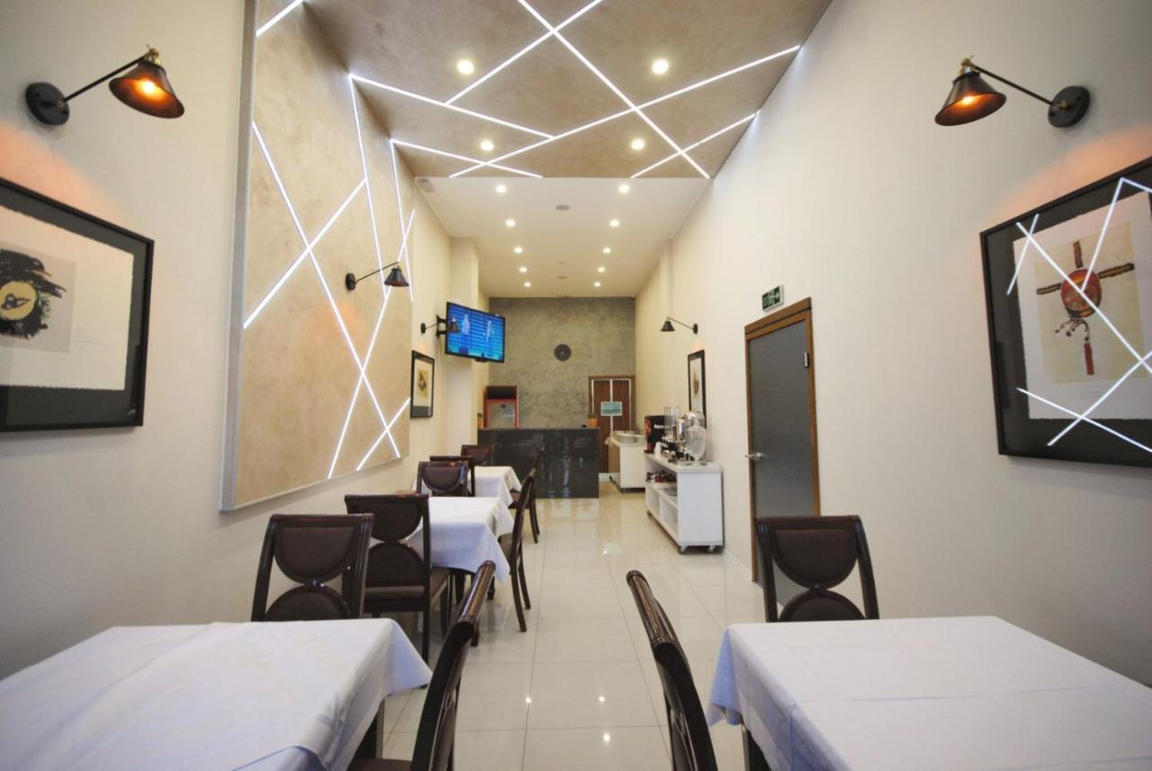 Hotel Callisto Pristina Exterior photo